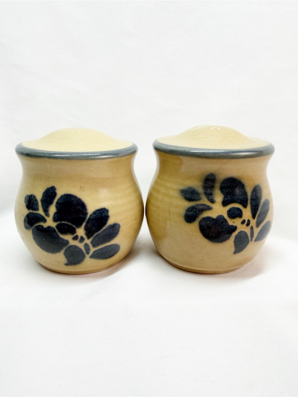 Vintage Pfaltzgraff Folk Art Floral Stoneware Salt Pepper Shakers